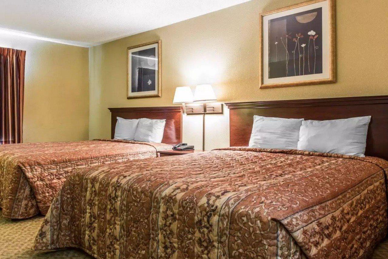 Rodeway Inn Forest Park Kültér fotó