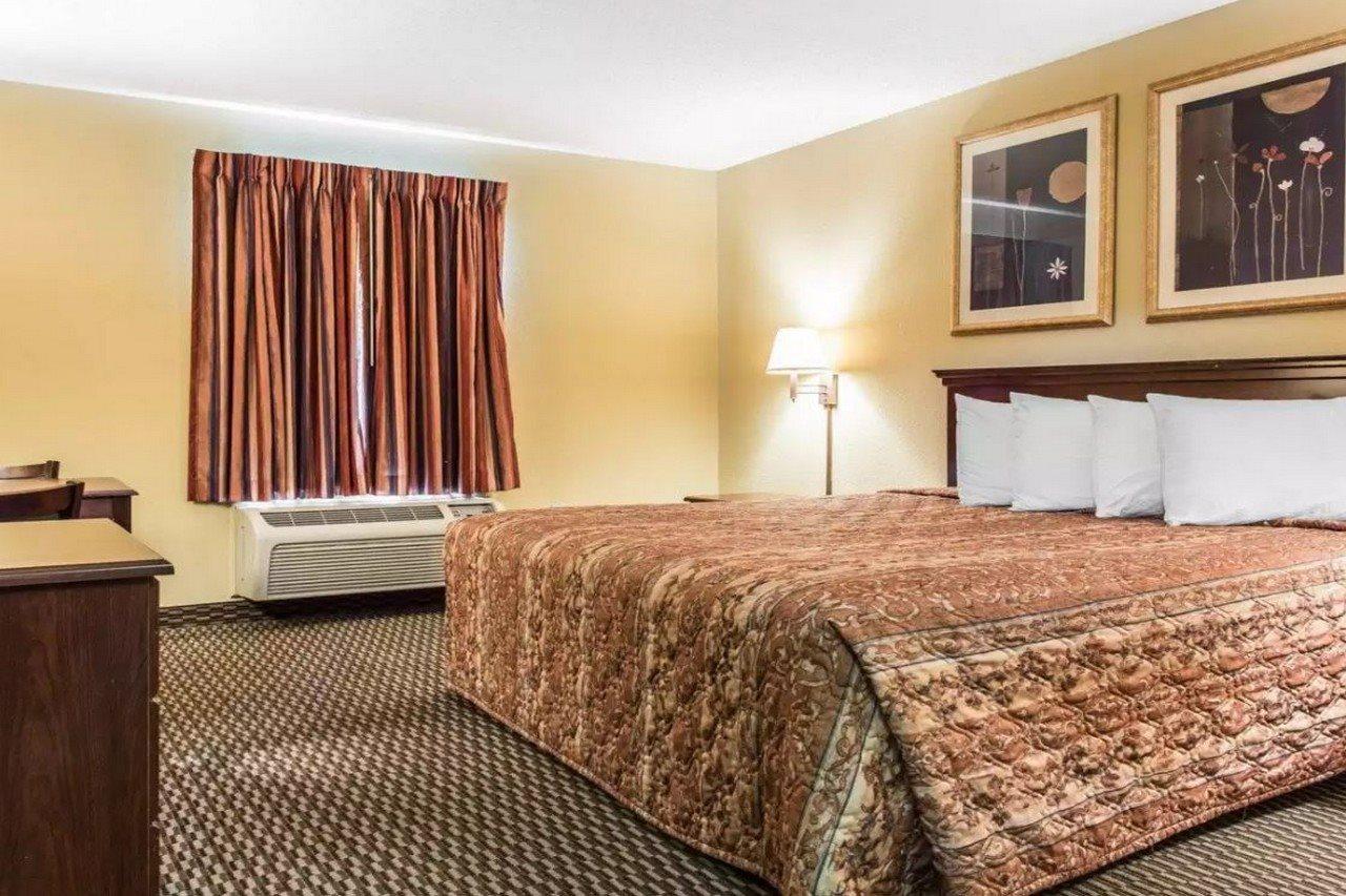 Rodeway Inn Forest Park Kültér fotó